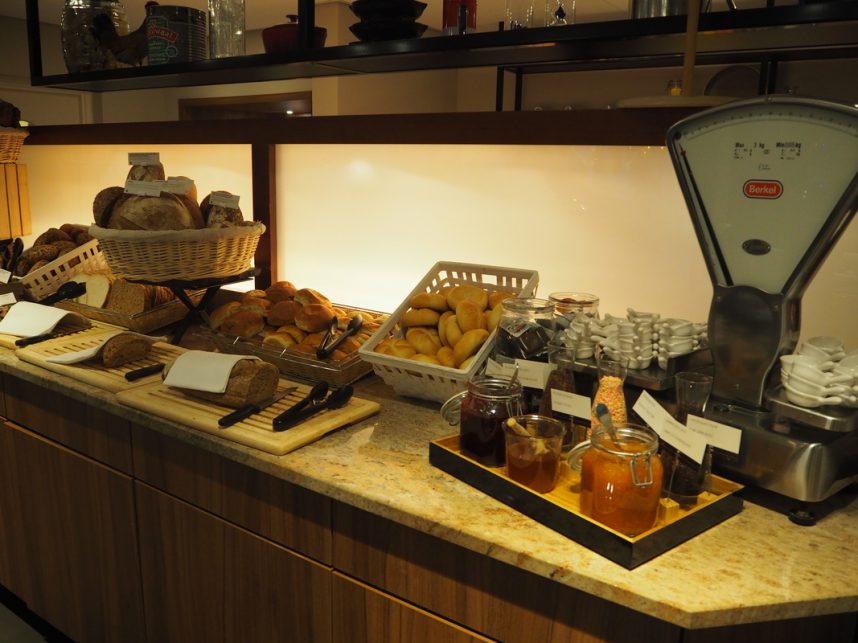 Hotel de Bilderberg OosterbeekPB134274